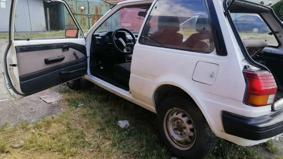 Toyota Starlet Табурет 4