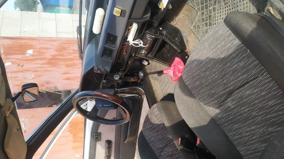 Toyota Starlet Табурет 5