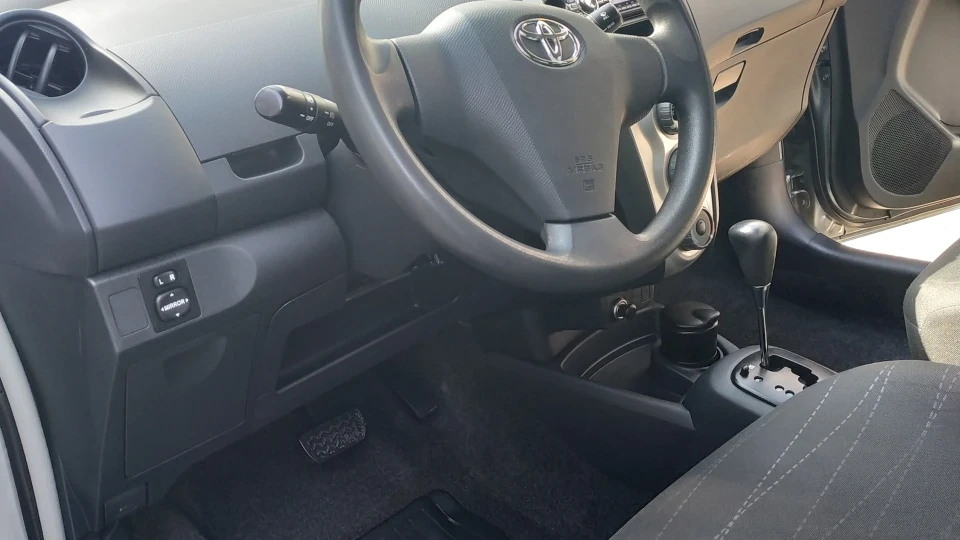 Toyota Yaris 2