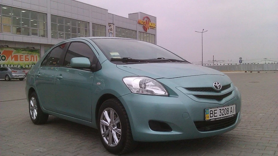 Toyota Yaris 4