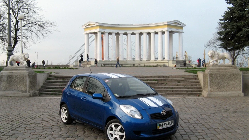 Toyota Yaris 1,3 VVT-i 3