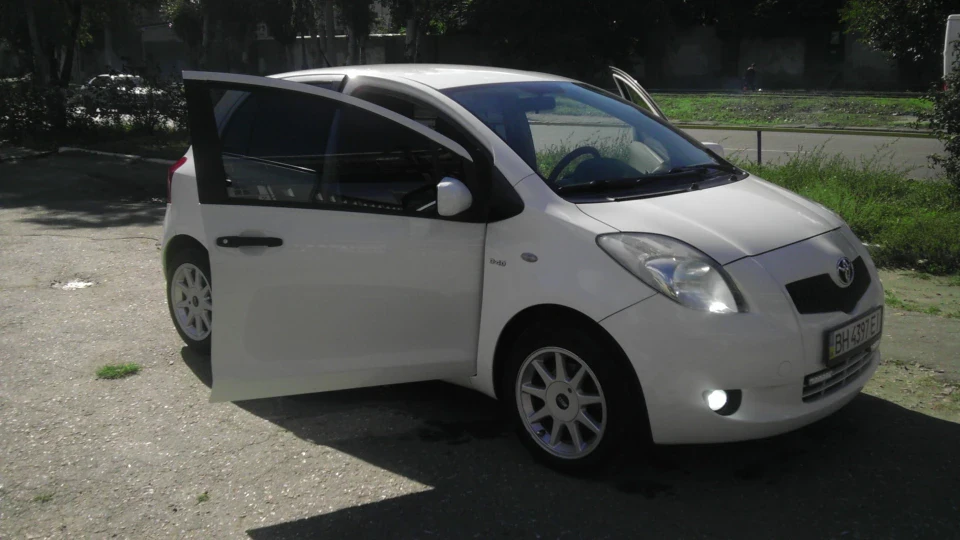 Toyota Yaris D-4D 1.4(turbodiesel) 2