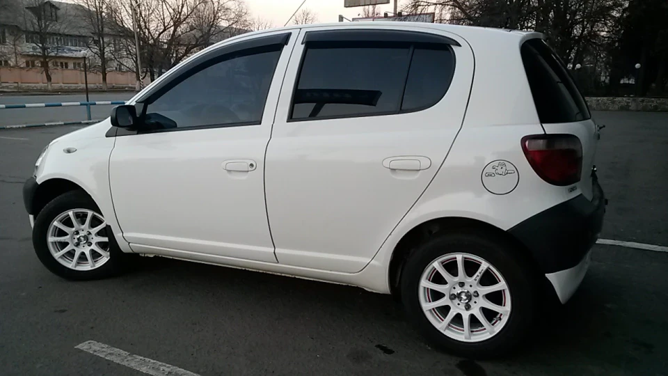 Toyota Yaris Ярик 4