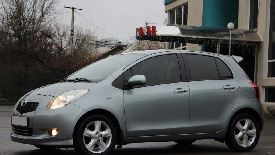 Toyota Yaris NONAME 3