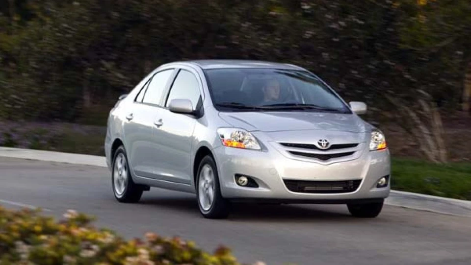 Toyota Yaris SEDAN 2