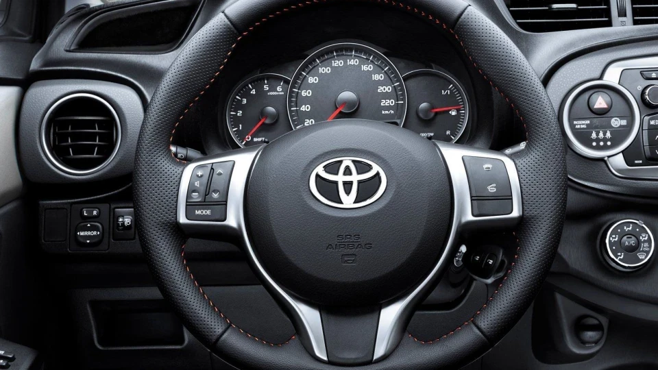 Toyota Yaris Смайлик 😉 2