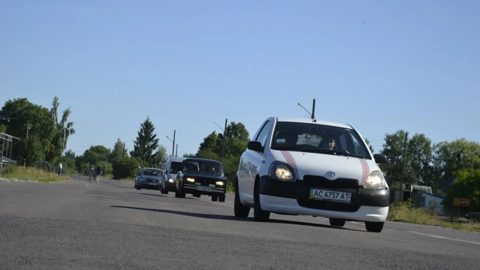 Toyota Yaris ☆ТАРАКАША☆ 2