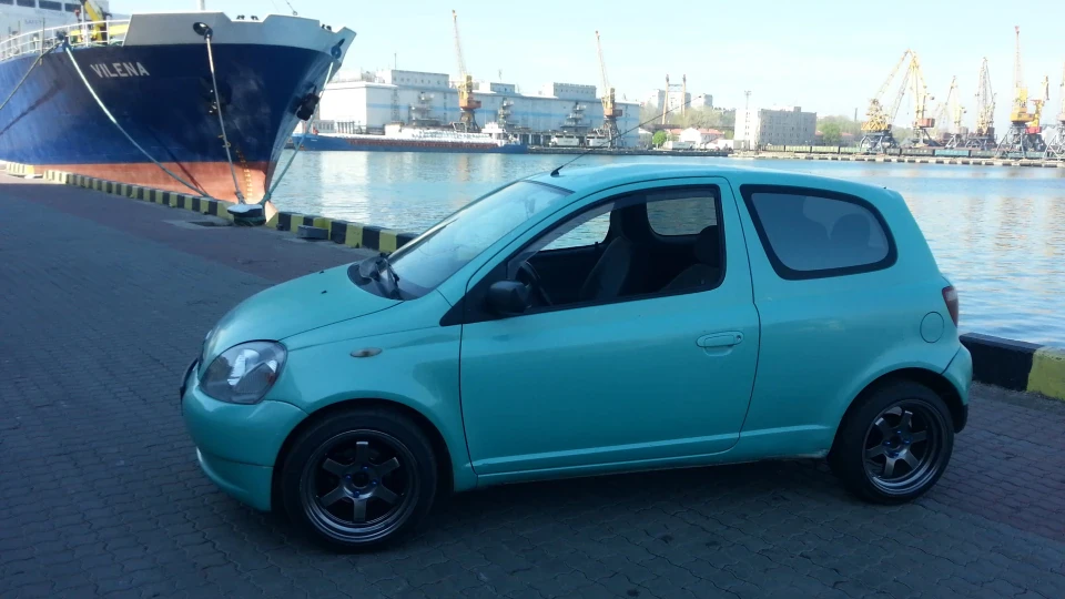 Toyota Yaris Вжик 2