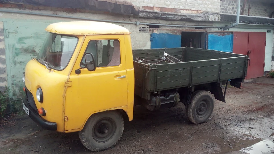 УАЗ 452 УАЗ жовтий пуголовок