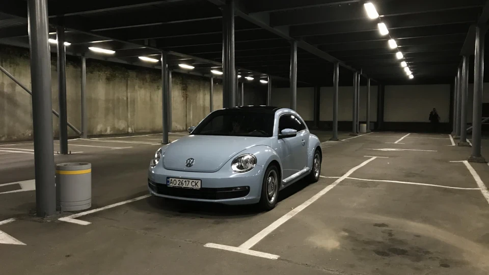 Volkswagen Beetle sky blue 2