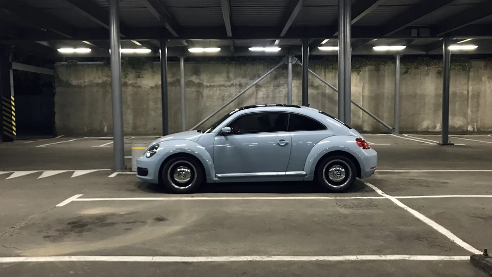 Volkswagen Beetle sky blue 3