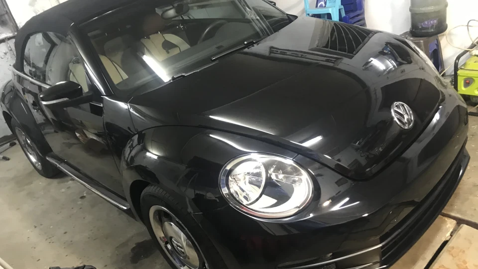 Volkswagen Beetle Turbo Cabrik 2