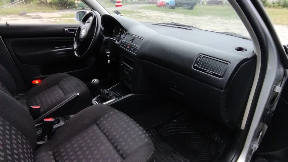 Volkswagen Bora Variant SilVer_VaGon 2