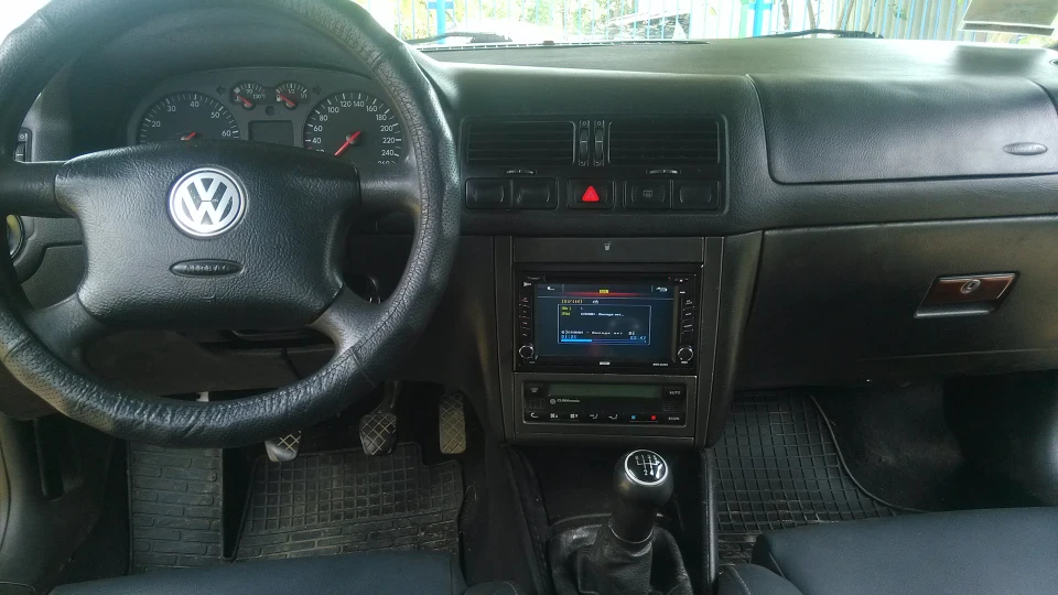 Volkswagen Bora 1,6 AKL 3