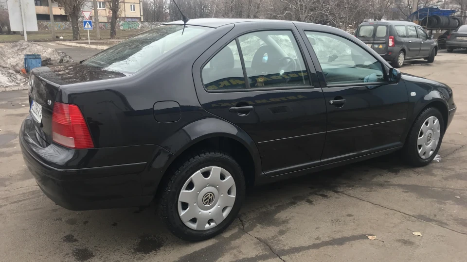 Volkswagen Bora 1,6i 3
