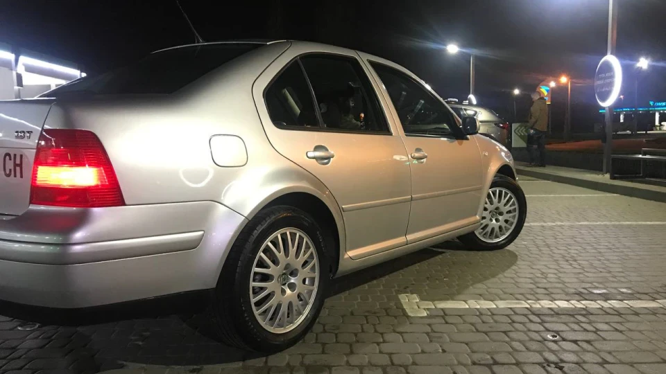 Volkswagen Bora 1.8 Turbo AUM 3