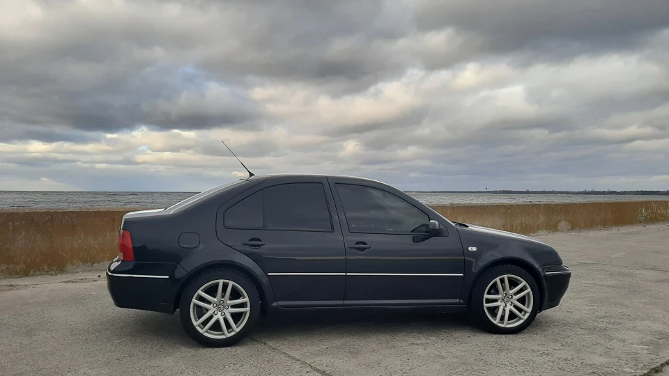 Volkswagen Bora Black Panther