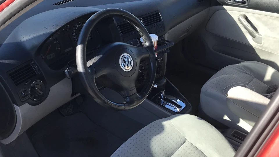 Volkswagen Bora Червоний металік 1,6 АКПП 4
