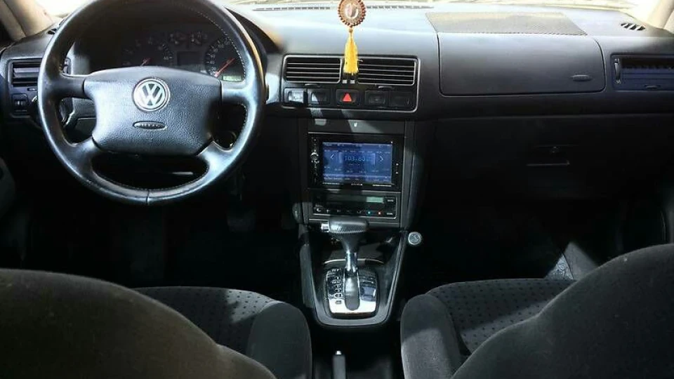 Volkswagen Bora Volkswagen Bora 1,6AT 2