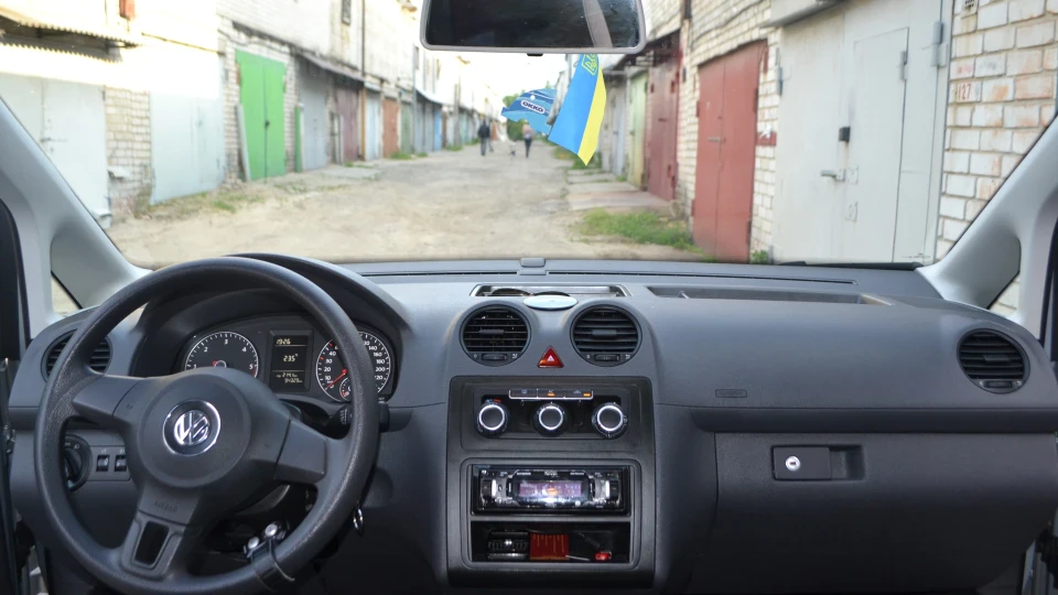 Volkswagen Caddy 1.6 tdi 4