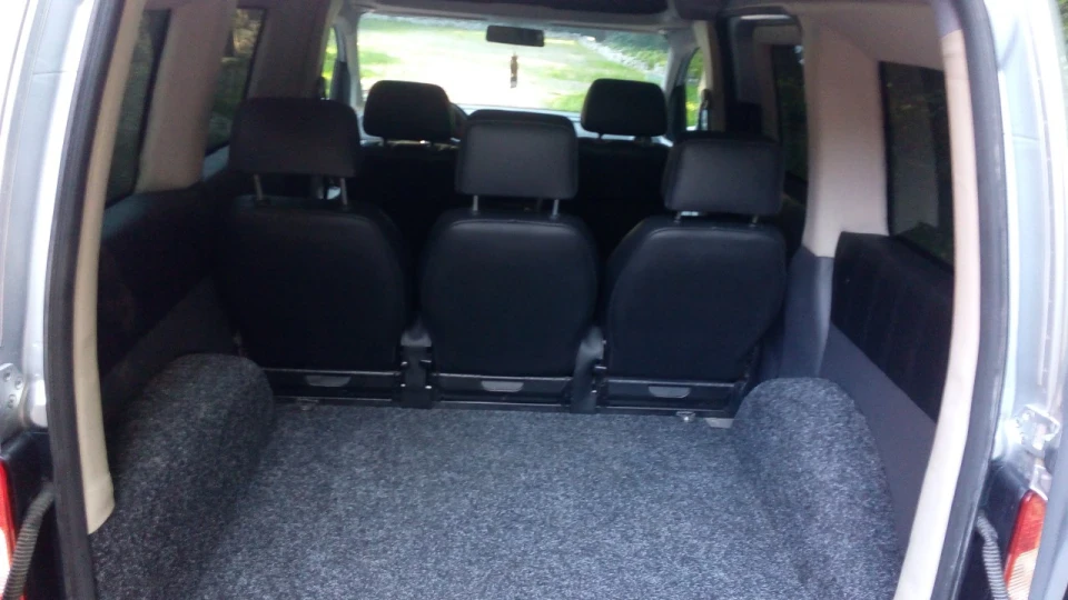 Volkswagen Caddy 1.9 DSG6 Edition Style 5