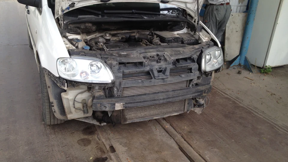 Volkswagen Caddy 1.9 турбо 2