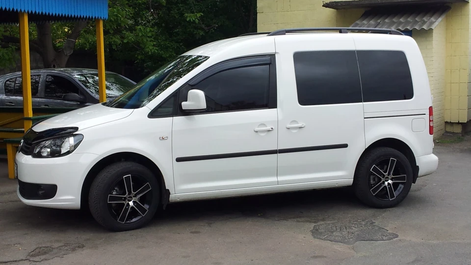 Volkswagen Caddy 2,0 TDI Мій друг 3