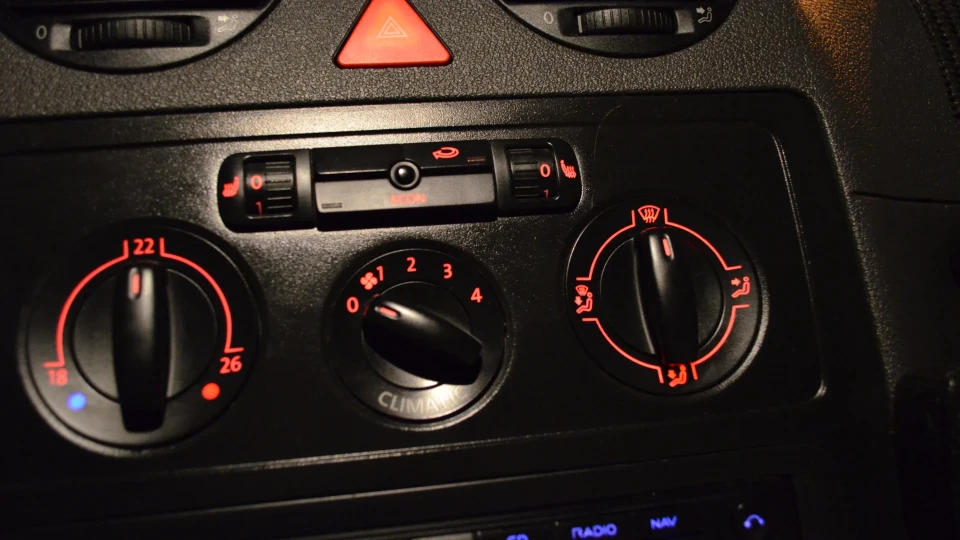 Volkswagen Caddy білий 1.9TDI 2