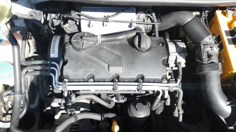 Volkswagen Caddy Білий 2.0 SDI