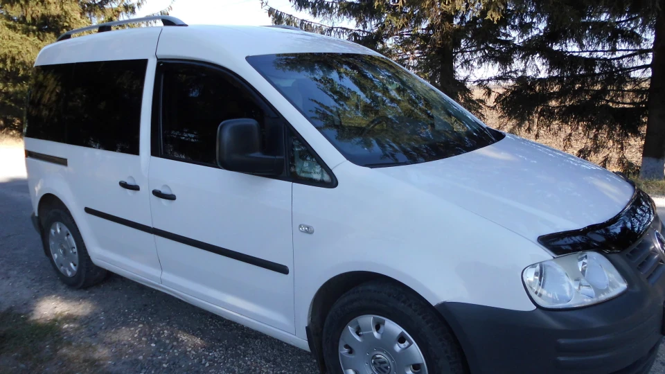 Volkswagen Caddy білий 2,0 зді 4