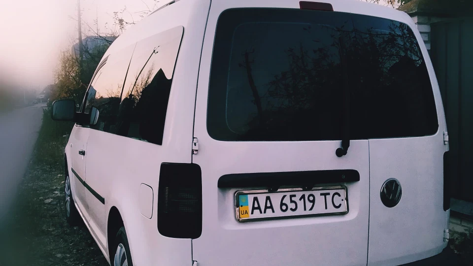 Volkswagen Caddy Білий Принц