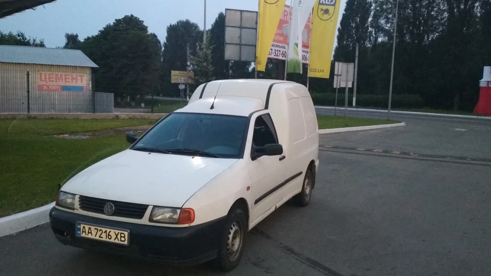 Volkswagen Caddy Бензиновий помічник 2