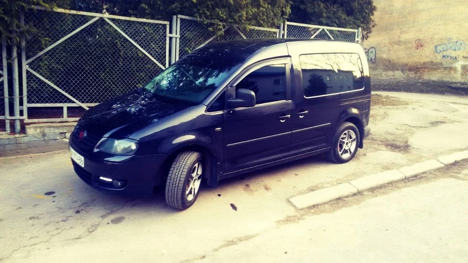Volkswagen Caddy Black DieseL 5