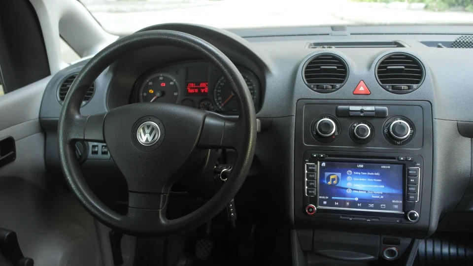 Volkswagen Caddy Black&White 5