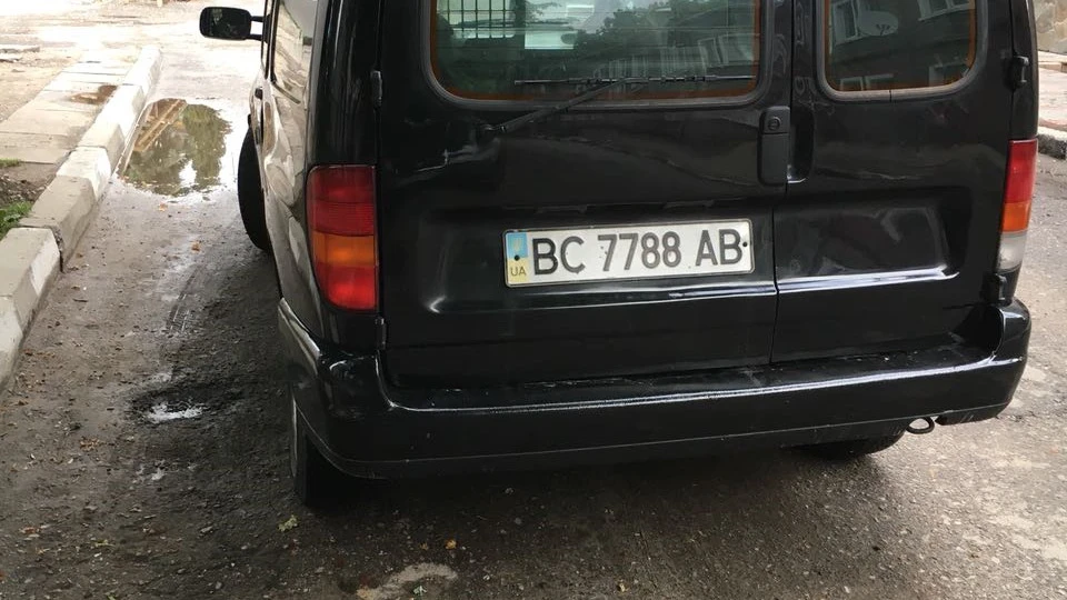 Volkswagen Caddy Чорний Равлик 4