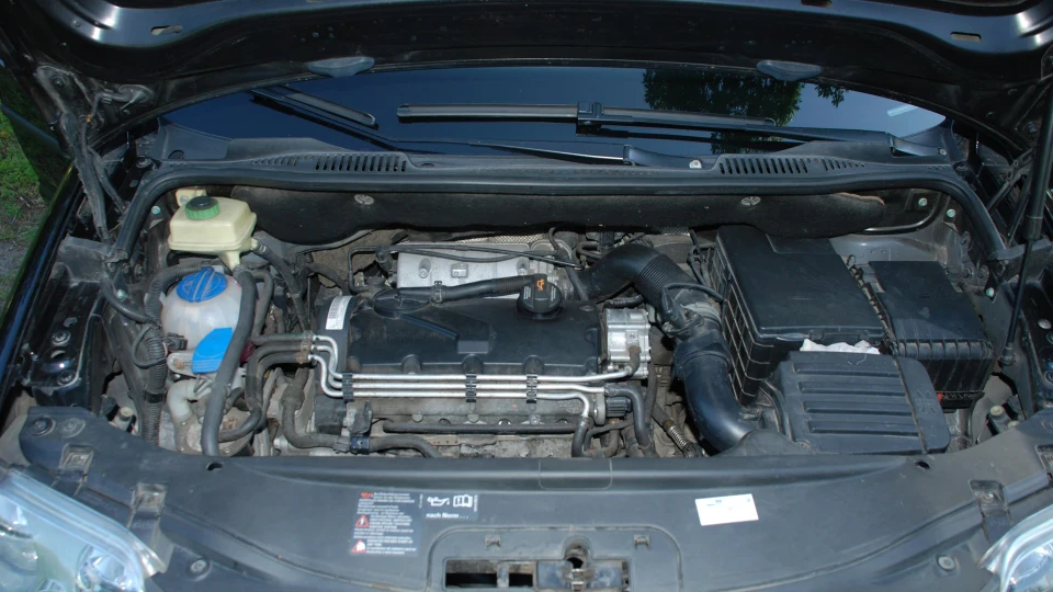 Volkswagen Caddy чорний металік 5