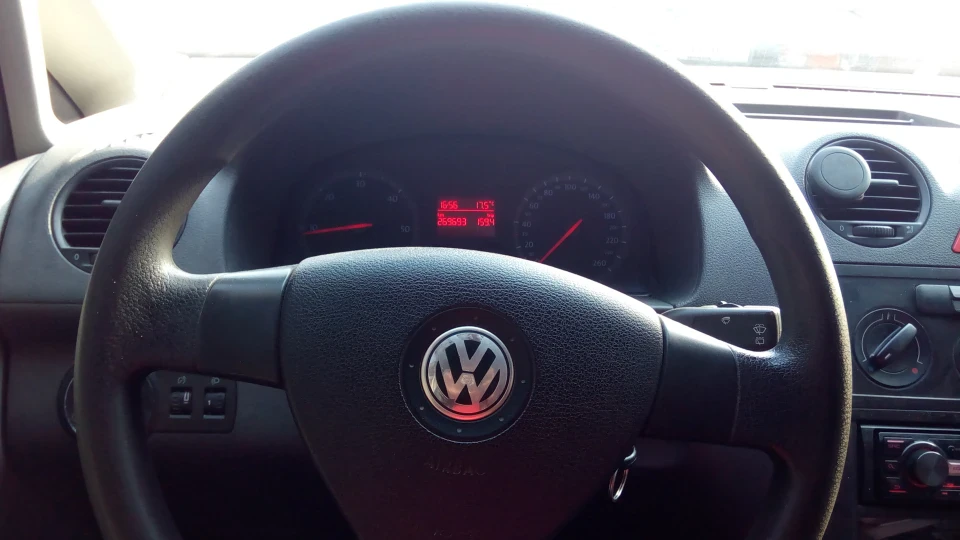 Volkswagen Caddy Ластівка