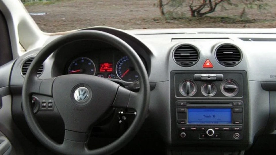 Volkswagen Caddy Life 1.6 МТ