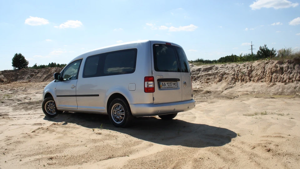 Volkswagen Caddy MAXI Silver Steel 2