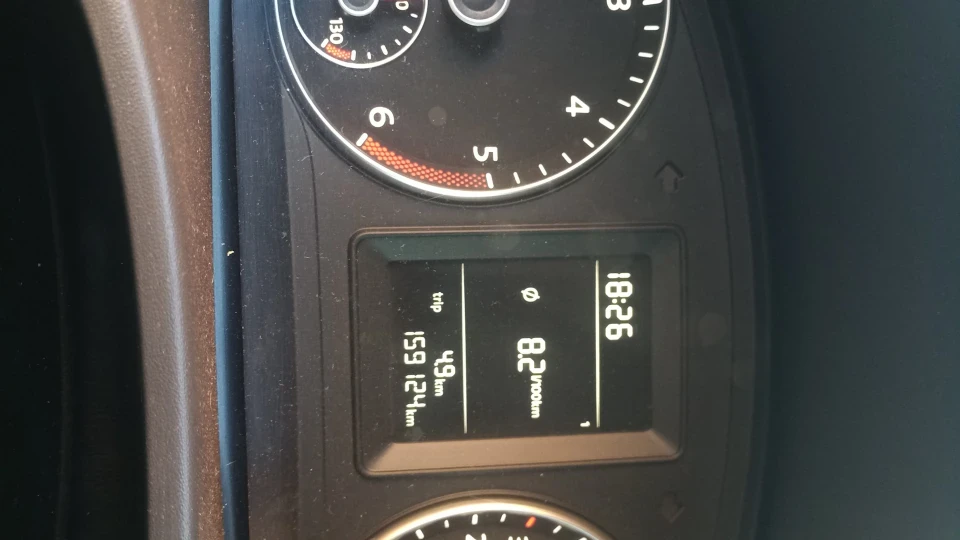 Volkswagen Caddy Мокрий асфальт