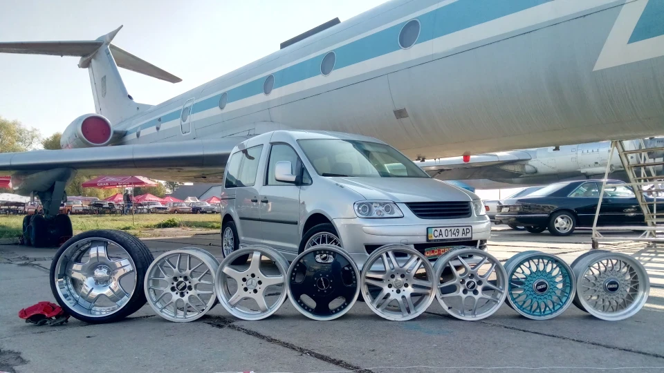 Volkswagen Caddy on BBS 2