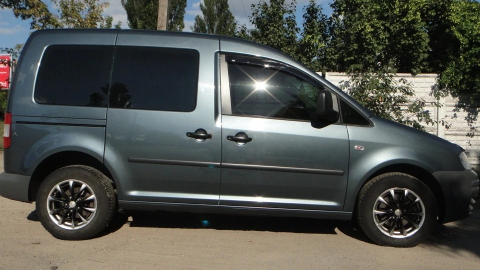 Volkswagen Caddy Універсальний солдат
