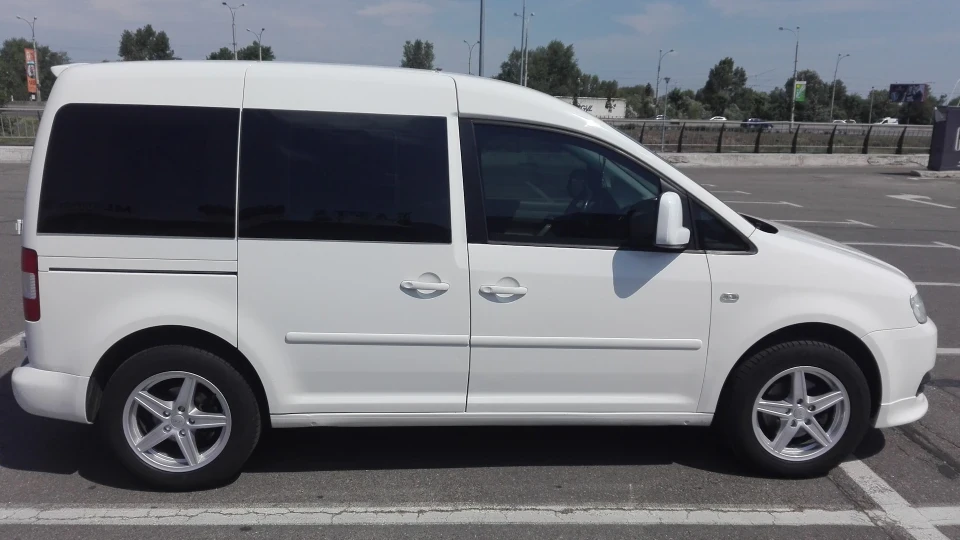 Volkswagen Caddy White Flash 4