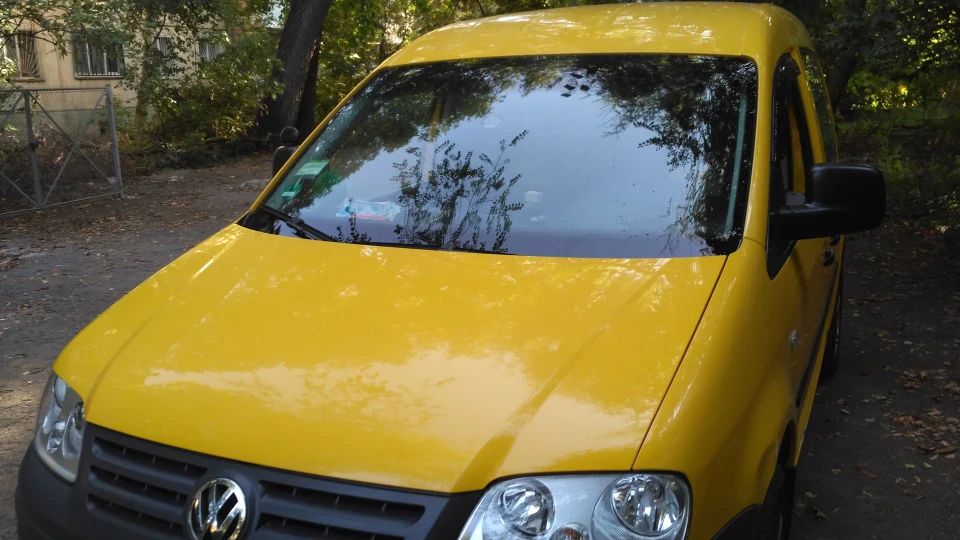 Volkswagen Caddy жовтий танк 4