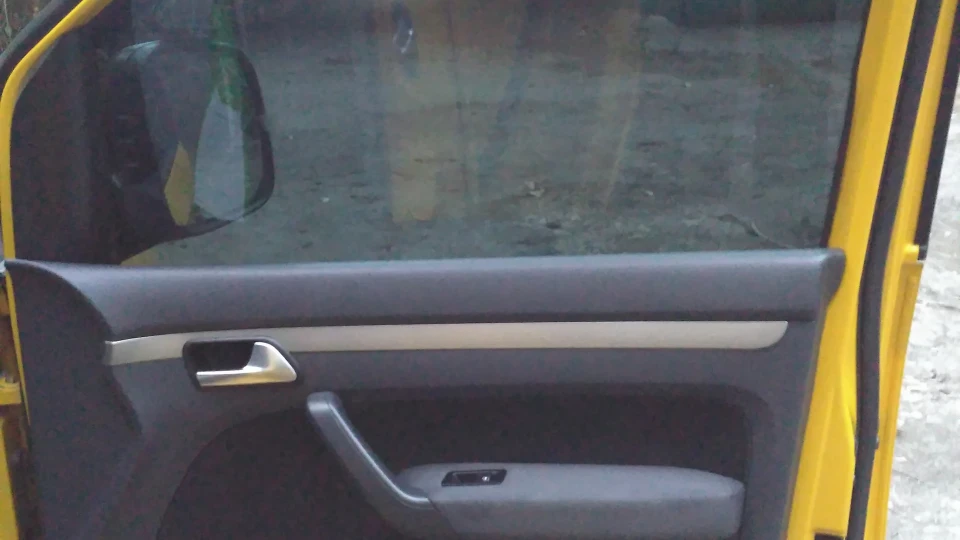 Volkswagen Caddy жовтий танк 5
