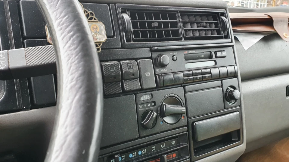 Volkswagen Caravelle 2.5 AAF бензин 2