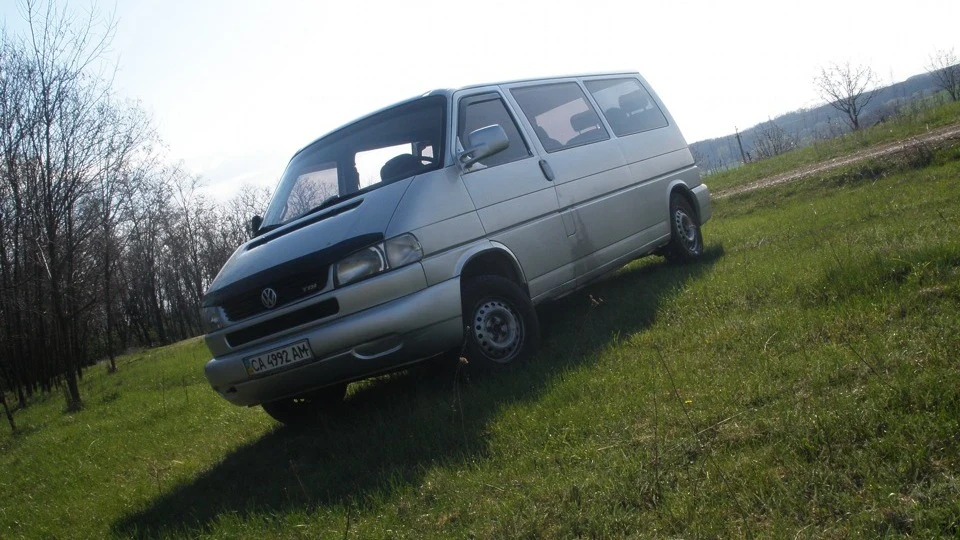 Volkswagen Caravelle Silver Bullet 4