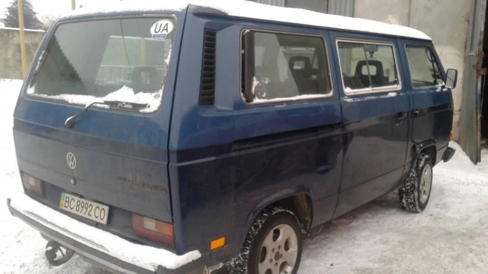 Volkswagen Caravelle синьо-блакитний металік 4