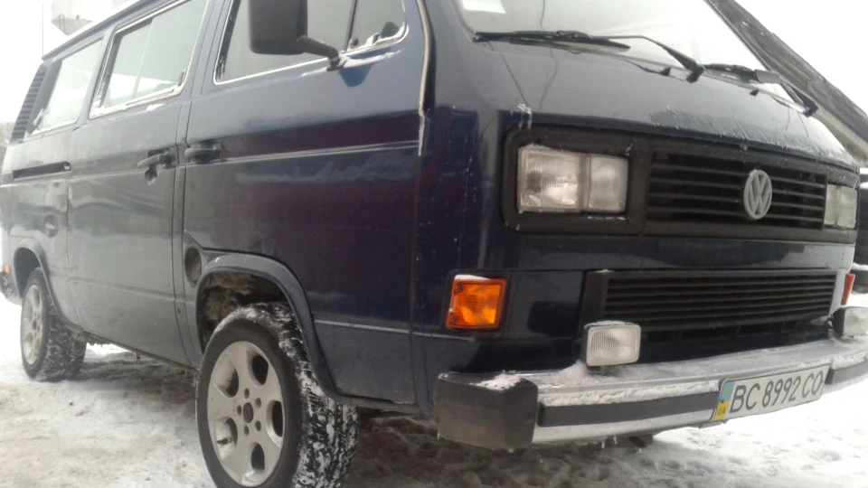 Volkswagen Caravelle синьо-блакитний металік 5
