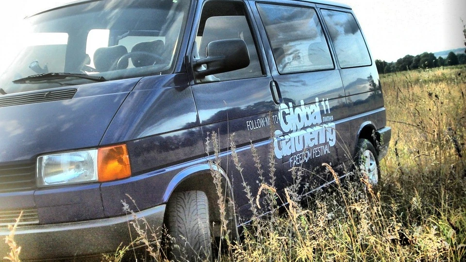 Volkswagen Caravelle Синій Сарай4ік